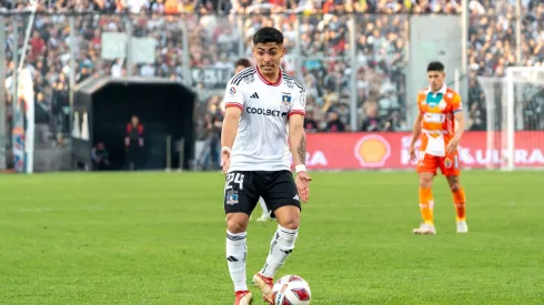 Colo Colo analiza extender el contrato de Jordhy Thompson.