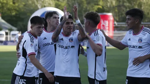 Hinchas de Colo Colo se inclinan por continuidad de Wiemberg.