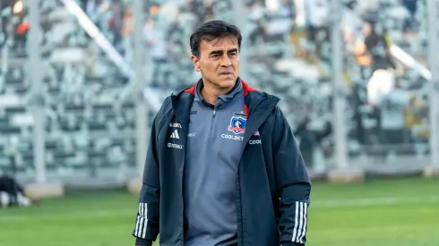 Gustavo Quinteros tiene las horas contadas en Colo Colo.