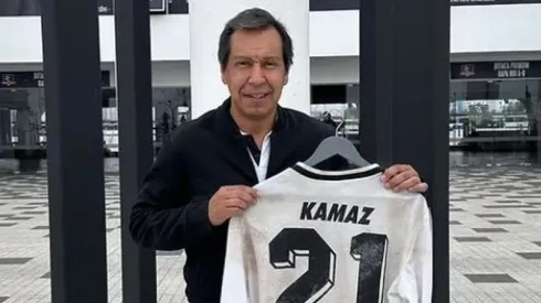 Herrera subasta en monto millonario la camiseta histórica de Colo Colo.