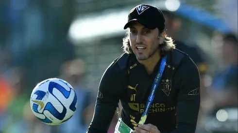 La exigencia de Luis Zubeldía para sentarse a conversar con Colo Colo.