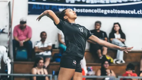Colo Colo Voley perdió el invicto en un apretado partido.