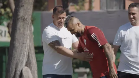 Jorge Almirón y Daniel Morón se reúnen con Arturo Vidal en Juan Pinto Durán.
