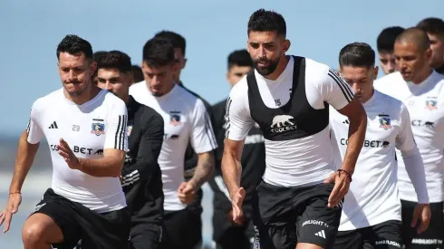 Emiliano Amor destaca los intensos trabajos de Colo Colo en la arena.
