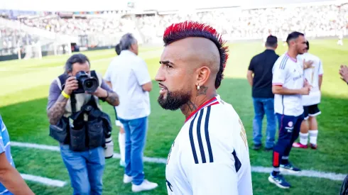Arturo Vidal comparte mensaje que apunta a Alfredo Stöhwing.