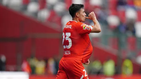 Baeza abre el camino de la remontada en Toluca con un golazo.