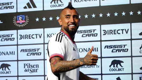 Vidal sigue uniendo su vida con Colo Colo como socio.