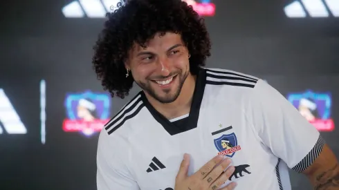 ¡Opiniones divididas! Hinchas de Colo Colo reaccionan a la nueva camiseta del 2024.