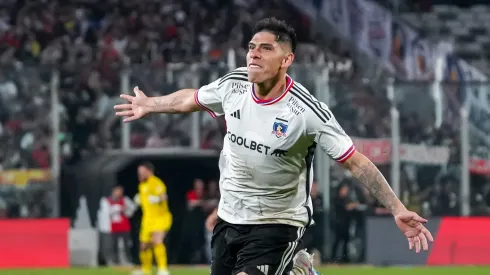 Histórico de Colo Colo manda mensaje a Blanco y Negro por posible partida de Carlos Palacios.