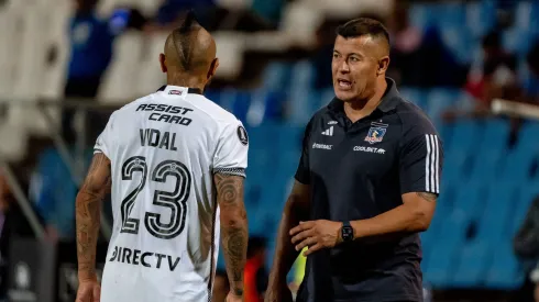 Jorge Almirón en llamas tras el triunfo de Colo Colo y se rinde ante Arturo Vidal.
