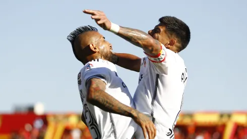 Esteban Pavez se saca el sombrero ante la llegada de Arturo Vidal.