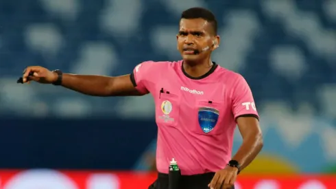 Los árbitros para el duelo de ida entre Colo Colo vs Sportivo Trinidense.