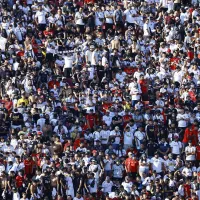 CSD Colo Colo se pronuncia sobre la sanción a hinchas albos y anuncia acciones legales