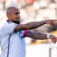 Arturo Vidal se mofa de los hinchas de la U que festejaron el Superclásico en Plaza Italia