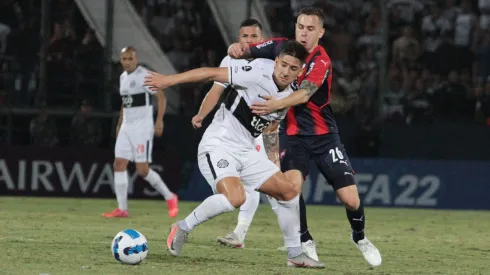 Guillermo Paiva enfrentó a Cerro Porteño cuando jugaba por su clásico rival Olimpia.