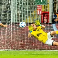 El divertido palito de Jaime Valdés a Nacho González por atajarle un penal en su despedida