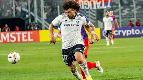 Maxi Falcón entrena normal en Colo Colo.