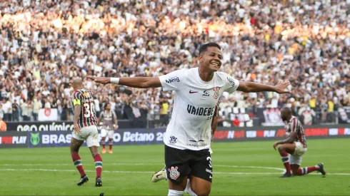 Fluminense no convence en el Brasileirao y es bailado por Corinthians