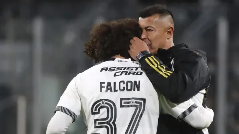 Jorge Almirón explica la suplencia de Falcón en triunfo de Colo Colo.