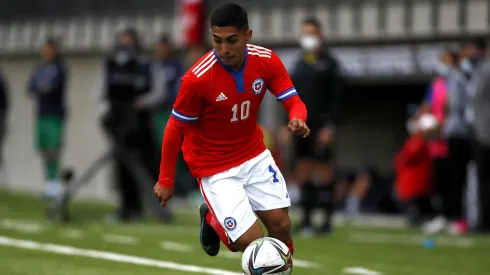 Ricardo Gareca le entrega una gran noticia a Jordhy Thompson en la selección chilena.