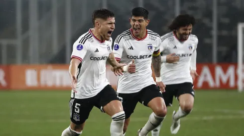 Leonardo Gil defiende con uñas y dientes a Esteban Pavez en Colo Colo.