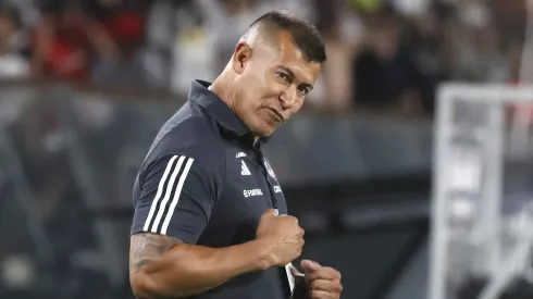 Jorge Almirón suma una nueva alternativa para la defensa de Colo Colo.