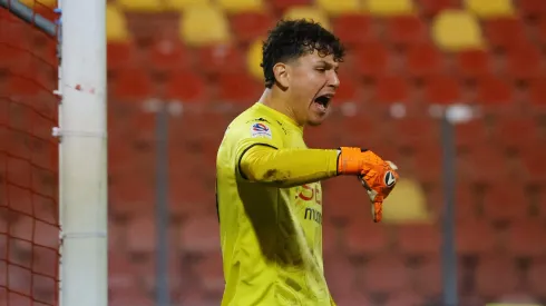 Video: Ballesteros debuta en el profesionalismo atajando un penal en Unión.