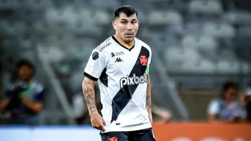Se aleja de Colo Colo: revelan el futuro de Gary Medel.