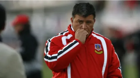 Claudio Borghi ayuda a Colo Colo y recomienda a nuevos refuerzos.