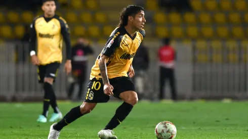 Colo Colo sigue en pie por Luciano Cabral.