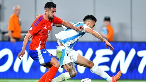 Independiente le declara la guerra a Colo Colo por Mauricio Isla.