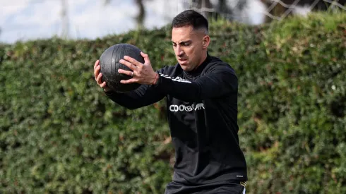 Javier Correa es baja en Colo Colo.