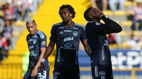 Junior vive problemáticos días previo a la confrontación ante Colo Colo