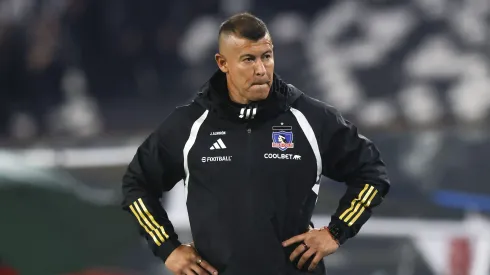 Yáñez revela molestia de Almirón con Colo Colo por demora en refuerzos.