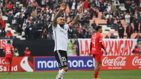 Pillo Vera, DT de Puerto Montt, elogia a Arturo Vidal y Colo Colo.