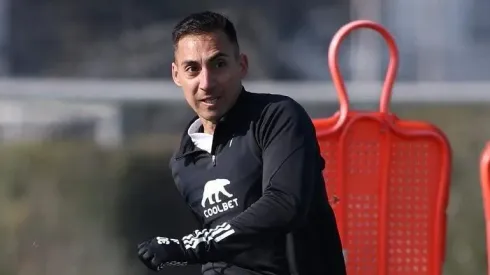 En Colo Colo entregan plazos para la vuelta de Javier Correa.