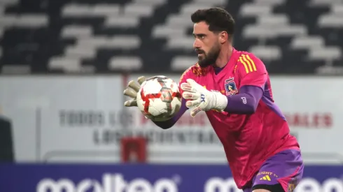 Salen en defensa de Fernando de Paul en Colo Colo tras críticas de Johnny Herrera.