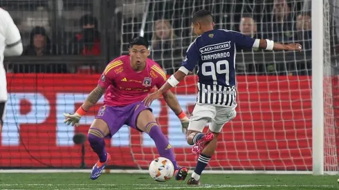 Delantero de Junior se saca el sombrero con Brayan Cortés en Colo Colo.