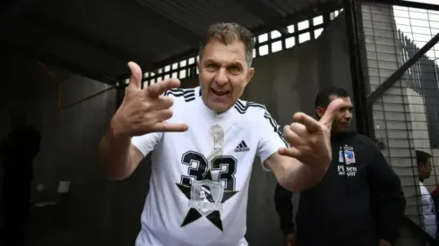 Caszely como titular y tv arrendada: la historia de Aníbal Mosa como hincha de Colo Colo.