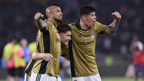 Jorge Almirón se saca el sombrero con el plantel de Colo Colo tras la clasificación.