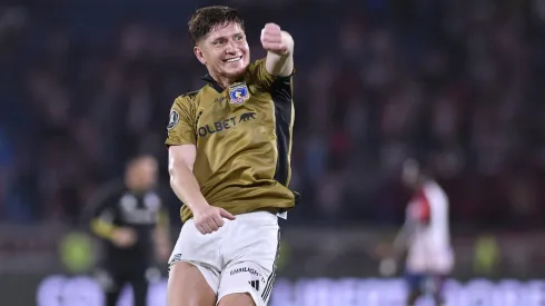 Leonardo Gil vuelve a sentir el cariño de los hinchas de Colo Colo.