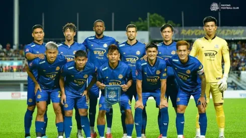 Se formó en Colo Colo, juega en Tailandia y es insultado como terrorista.