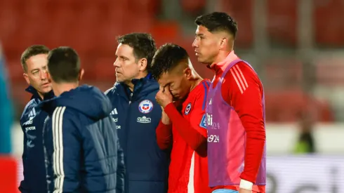 Urgencia en Colo Colo: Vicente Pizarro será operado y es baja para Jorge Almirón.