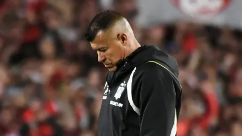 Las repentinas bajas que sufre Almirón para el Colo Colo vs Cobresal.