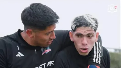 El divertido momento entre Carlos Palacios y Brayan Cortés en Colo Colo.