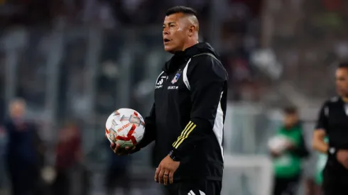 Pese a la roja: Almirón dirigirá a Colo Colo vs Audax