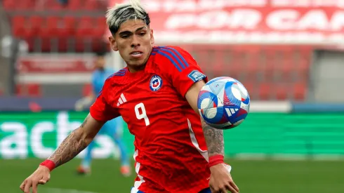 Carlos Palacios busca su primer gol con La Roja.