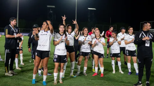Destacan apoyo de hinchas a Colo Colo femenino en la Libertadores.