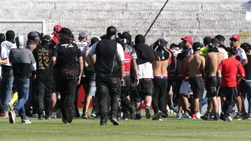 Aníbal Mosa estalla por la invasión de hinchas de Colo Colo en triunfo ante Palestino.