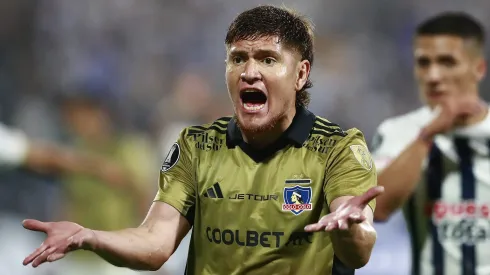 Leonardo Gil da luces de su renovación en Colo Colo.